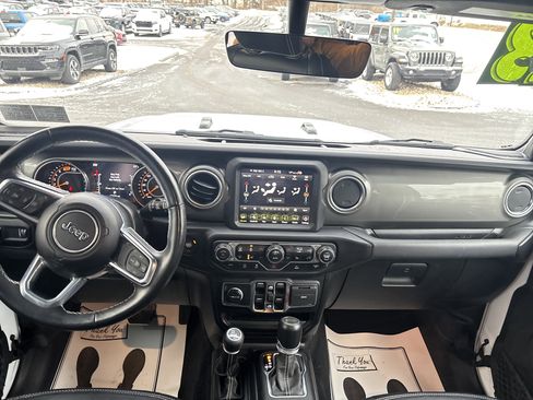 Used 2023 Jeep Wrangler Sahara w/ Cold Weather Group image 14