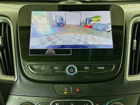 Used 2023 Chevrolet Malibu LT FWD image 15