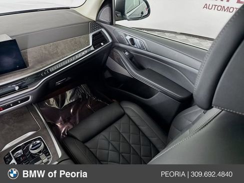Used 2024 BMW X7 xDrive40i w/ Premium Package image 25