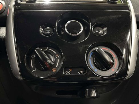 Used 2015 Nissan Versa Note SV image 24