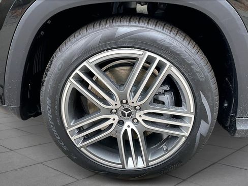 New 2026 Mercedes-Benz GLS 450 4MATIC image 16