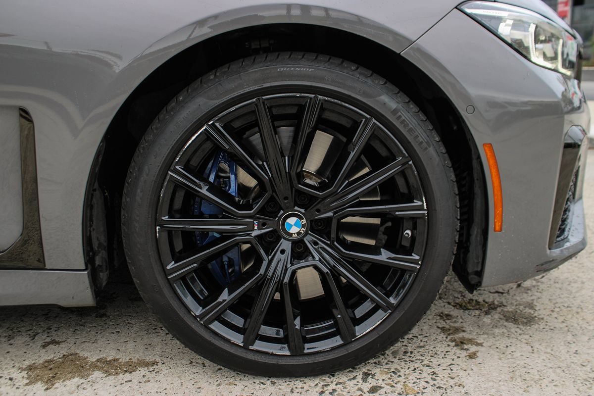 Used 2021 BMW 750i xDrive w/ M Sport Package AWD/4WD image 39