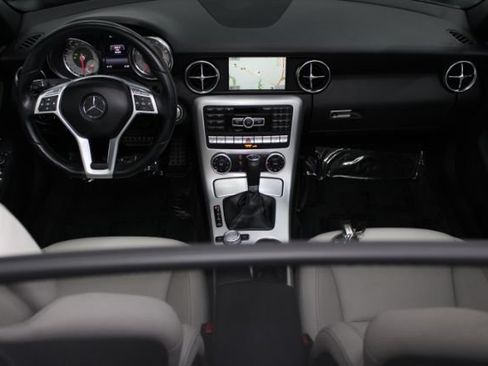Used 2014 Mercedes-Benz SLK 250 image 2