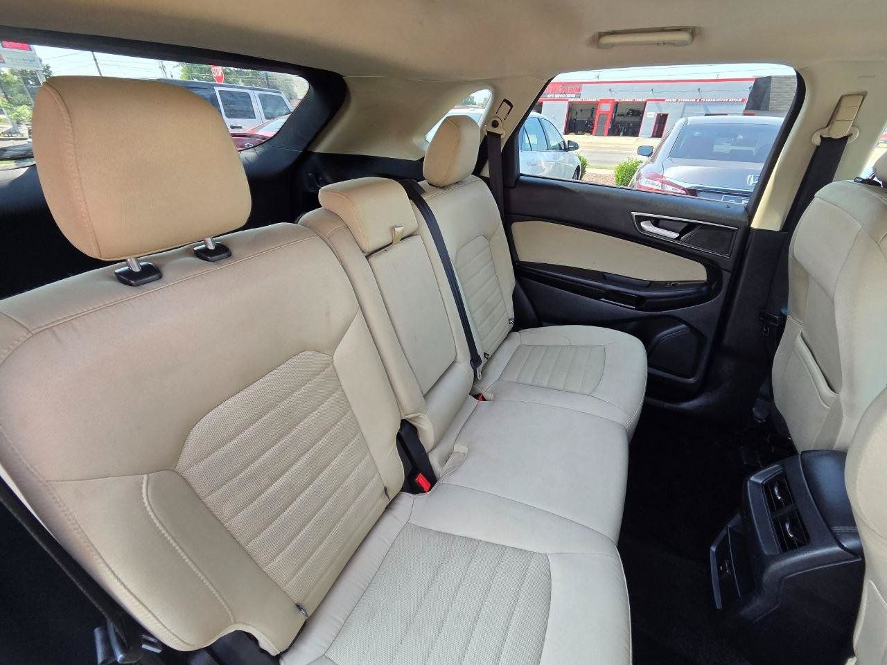 Used 2016 Ford Edge SE FWD image 19