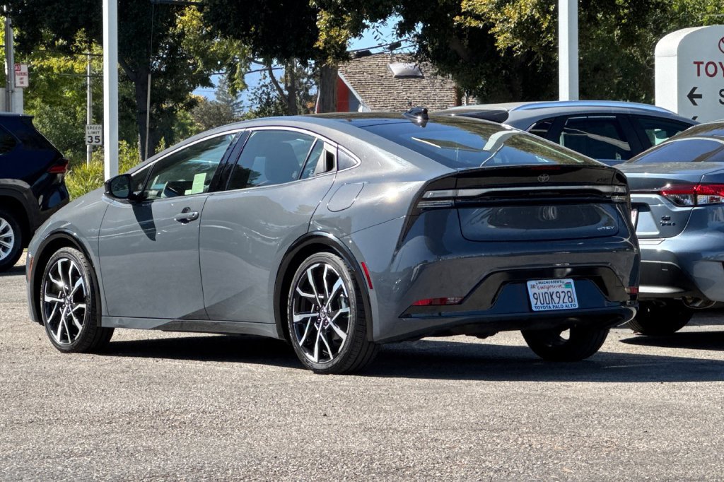 Certified 2025 Toyota Prius Plug-In Hybrid FWD image 5