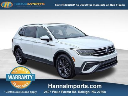 Used 2022 Volkswagen Tiguan SE w/ Panoramic Sunroof Package