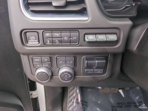 Certified 2021 GMC Yukon AT4 w/ Rear Media and Nav Package AWD/4WD image 18
