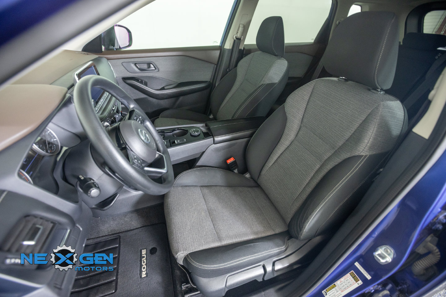 Used 2021 Nissan Rogue S AWD/4WD image 27