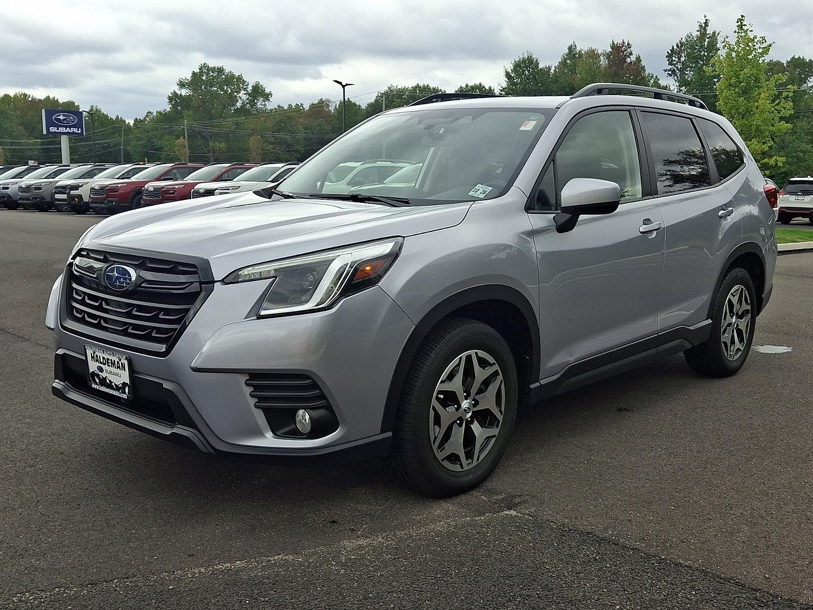 Certified 2023 Subaru Forester Premium AWD/4WD image 3