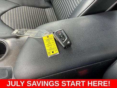Used 2022 Toyota Camry SE FWD image 39