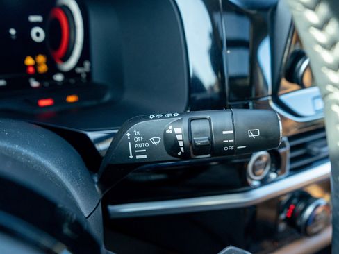 Used 2023 Nissan Pathfinder Platinum w/ Cargo Package image 28