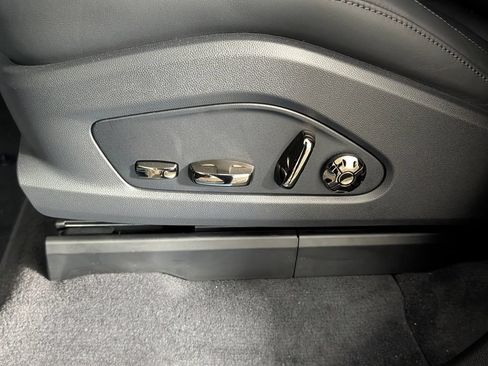 New 2026 Porsche Cayenne Electric AWD/4WD image 31