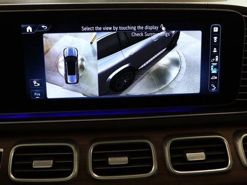 Used 2024 Mercedes-Benz GLS 580 4MATIC image 9