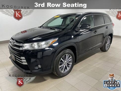 Used 2019 Toyota Highlander XLE AWD/4WD image 3