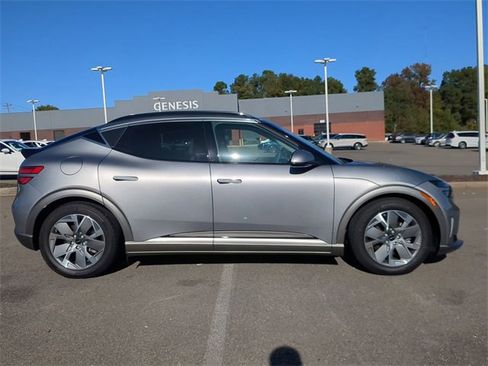 Used 2024 Genesis GV60 RWD image 3