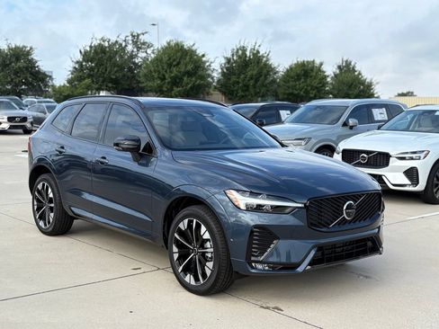 New 2026 Volvo XC60 B5 Plus w/ Protection Package Premier AWD/4WD image 3