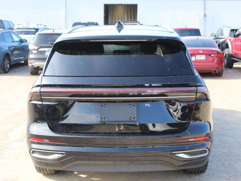 Used 2024 Lincoln Nautilus Reserve w/ Equipment Group 203A AWD/4WD image 5