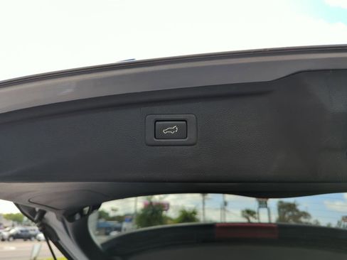 Used 2017 Subaru Outback 2.5i Premium image 32