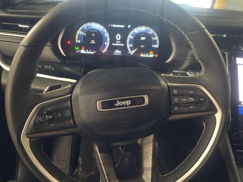 Used 2024 Jeep Grand Cherokee L Limited w/ Luxury Tech Group II AWD/4WD image 8