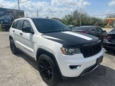 Used 2017 Jeep Grand Cherokee Limited AWD/4WD image 9