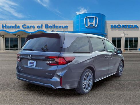 New 2026 Honda Odyssey Touring image 9