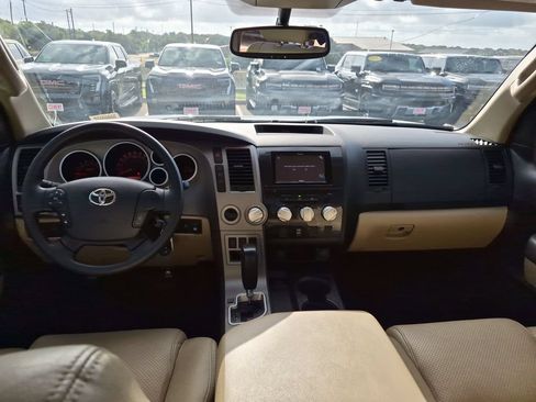 Used 2012 Toyota Tundra 4x4 CrewMax w/ SR5 Pkg image 31