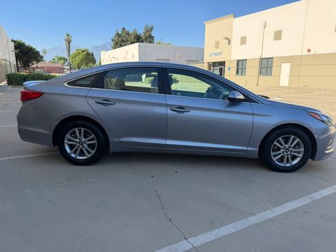 Used 2017 Hyundai Sonata SE FWD image 4