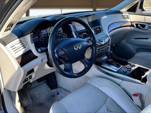 Used 2015 INFINITI Q70 3.7 w/ Deluxe Touring Package image 14