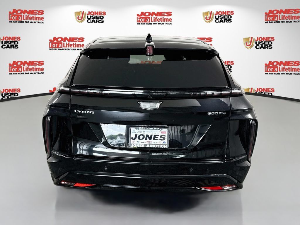 Used 2024 Cadillac Lyriq Sport AWD/4WD image 17