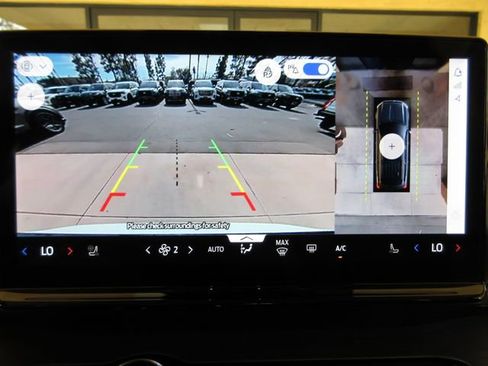 Certified 2025 Ford Expedition Max Platinum image 16