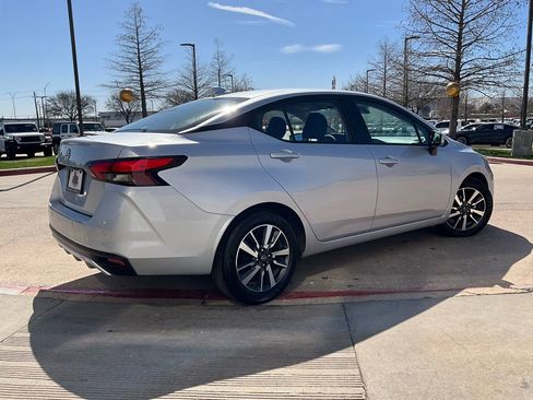 Used 2025 Nissan Versa SV image 6