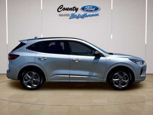 Used 2024 Ford Escape ST-Line w/ Tech Pack #1 FWD image 6