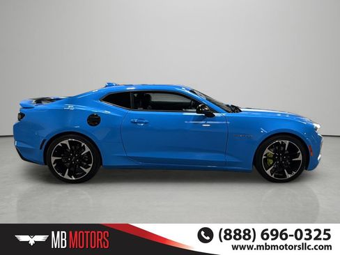 Used 2022 Chevrolet Camaro LT RWD image 5