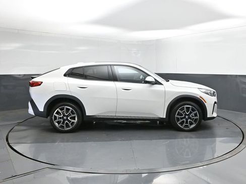 New 2026 BMW X2 xDrive28i image 15