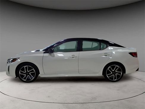 Certified 2025 Nissan Sentra SR w/ SR Premium Package image 2