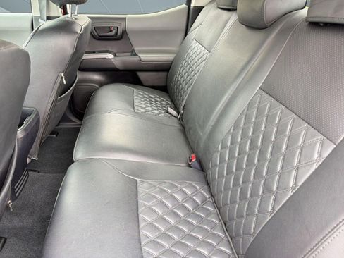 Used 2022 Toyota Tacoma SR5 w/ Technology Package RWD image 14