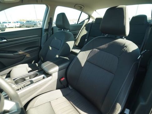 Used 2024 Nissan Altima 2.5 SV image 35