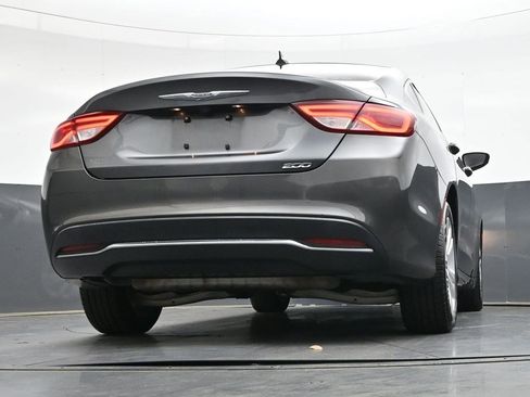 Used 2017 Chrysler 200 Limited Platinum image 28