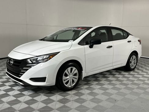 Certified 2025 Nissan Versa S w/ Trunk Package FWD image 4