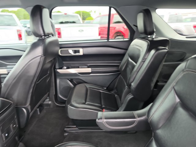 Certified 2023 Ford Explorer XLT w/ Equipment Group 202A RWD image 13