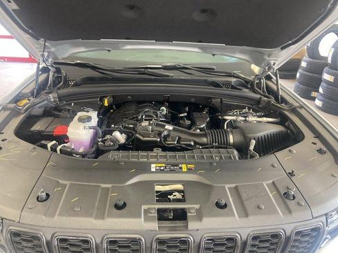 New 2025 Jeep Grand Cherokee Altitude image 23
