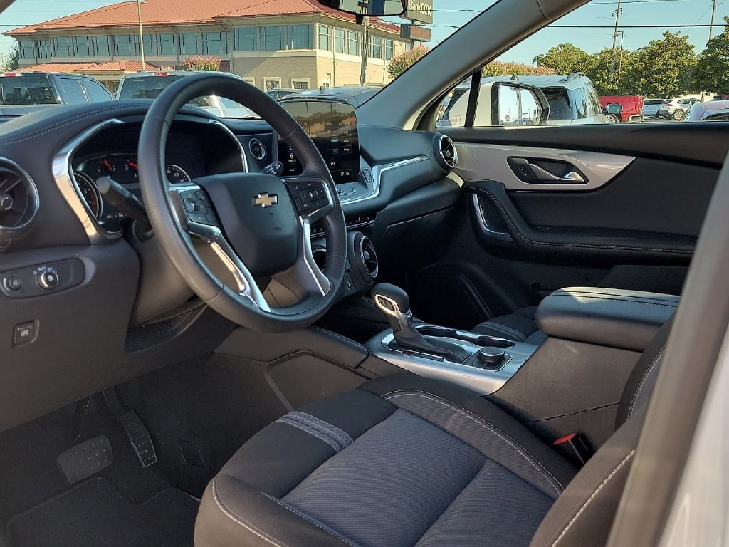 Used 2025 Chevrolet Blazer LT FWD image 14