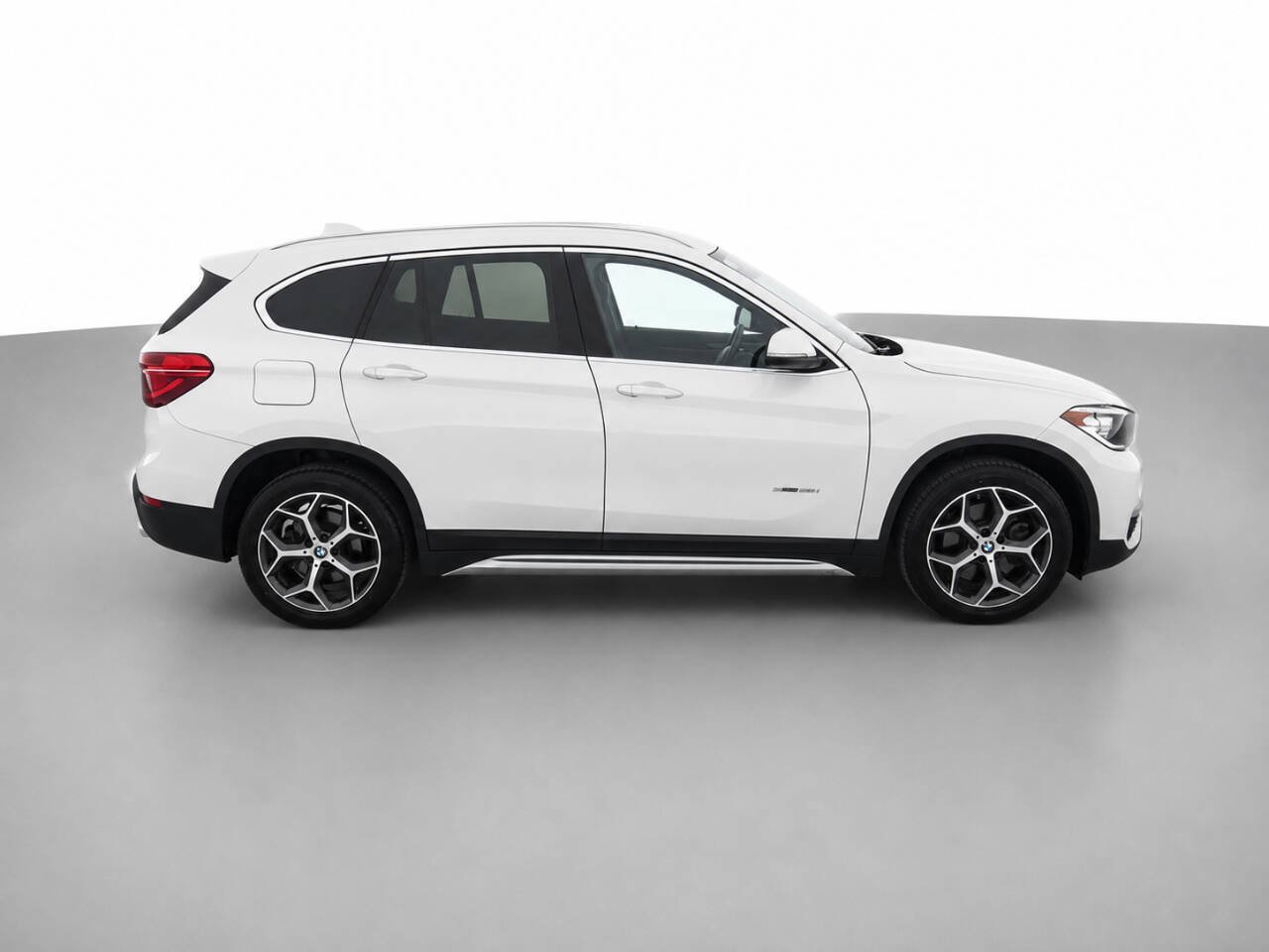Used 2017 BMW X1 sDrive28i FWD image 4