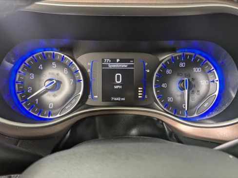 Used 2023 Chrysler Voyager LX FWD image 27