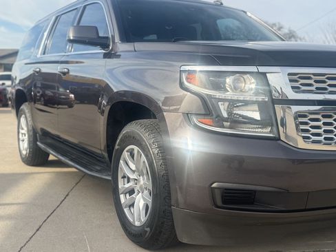 Used 2015 Chevrolet Suburban LT AWD/4WD image 4