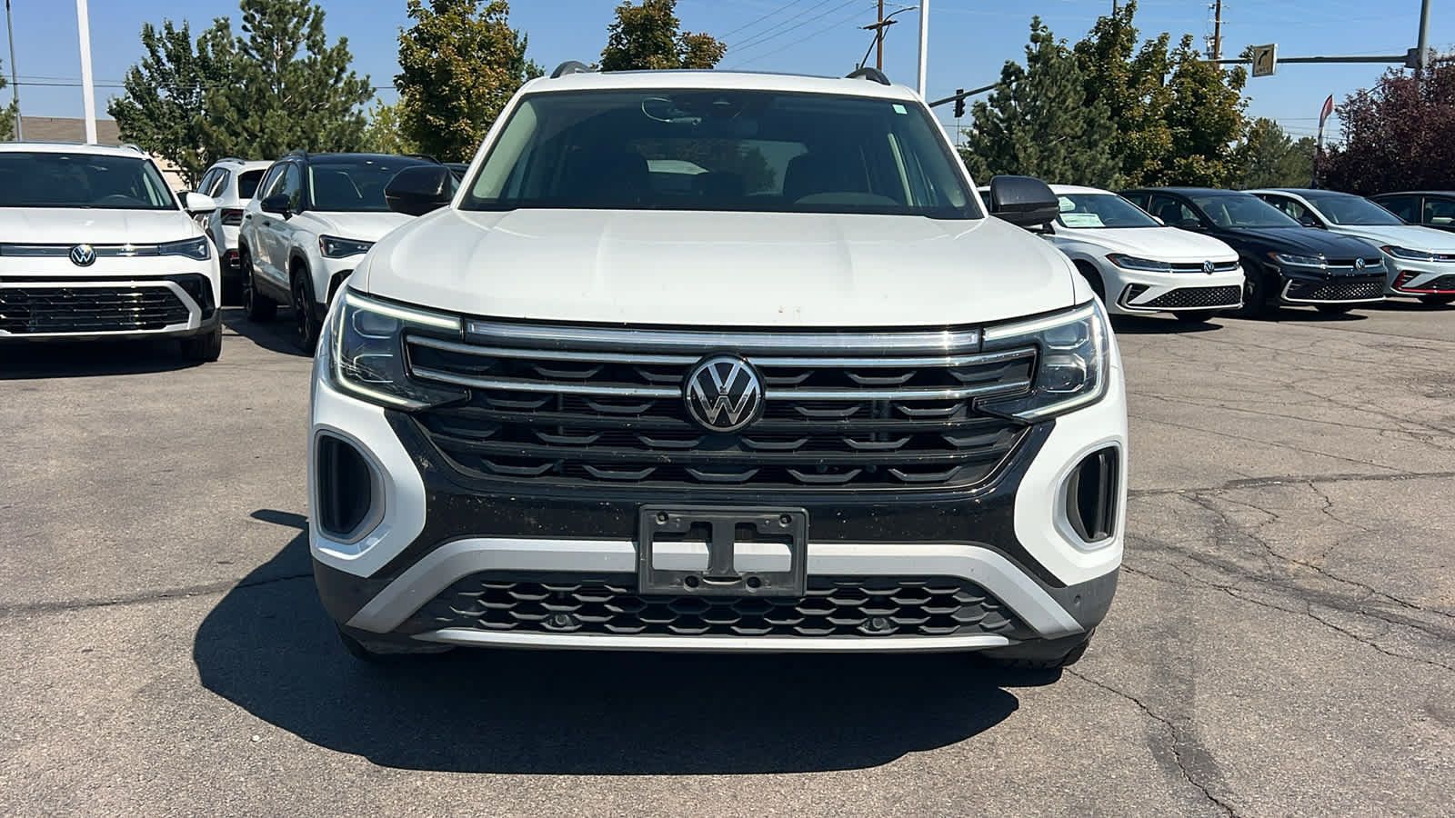 Certified 2025 Volkswagen Atlas Peak Edition SE AWD/4WD image 2