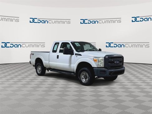 Used 2015 Ford F250 XL w/ FX4 Off-Road Package image 2