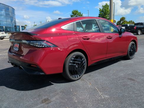 New 2026 Nissan Sentra SR FWD image 4