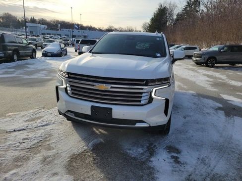 Used 2023 Chevrolet Suburban High Country image 26