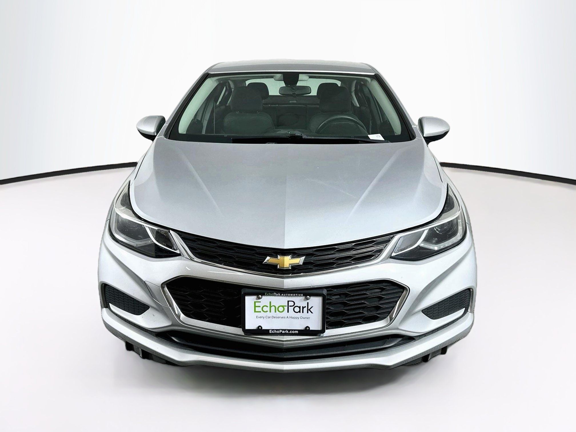 Used 2017 Chevrolet Cruze LT FWD image 2